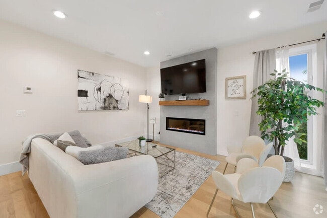 Building Photo - 2110 W Washington Blvd Unit ID1244909P Rental