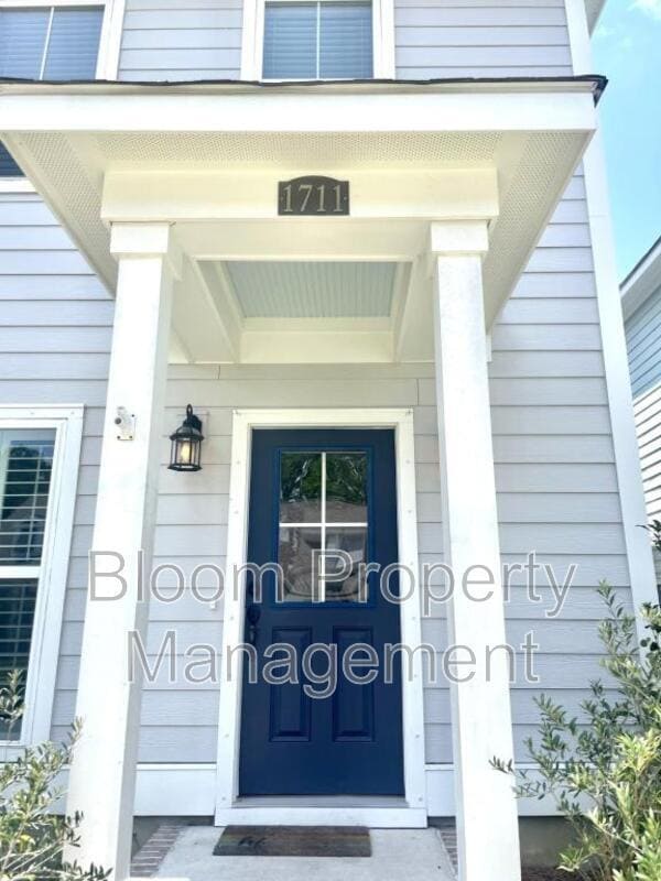 Photo - 1711 Sparkleberry Ln