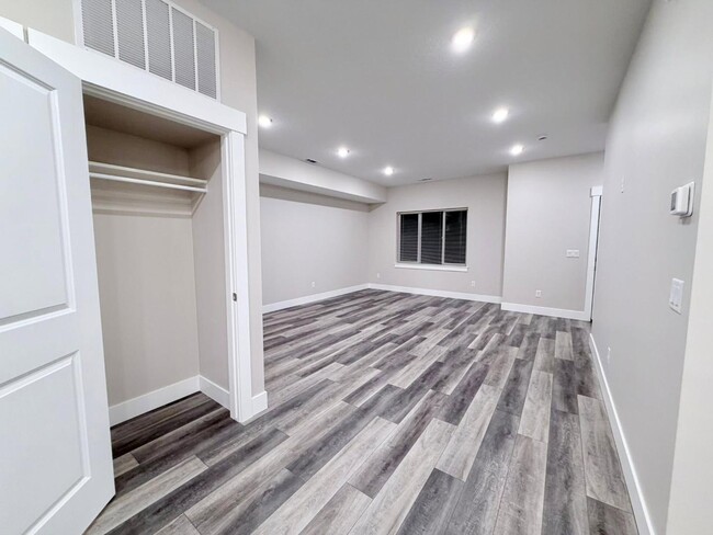 Photo - 7212 Shaver Dr