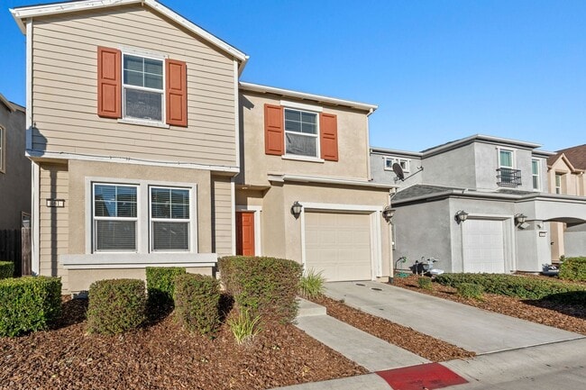 Photo - 461 Ashwick Loop