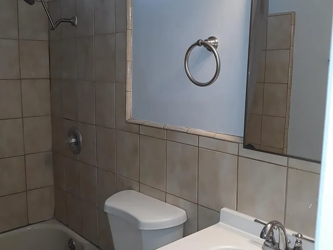 Photo - 4433 Triggs St