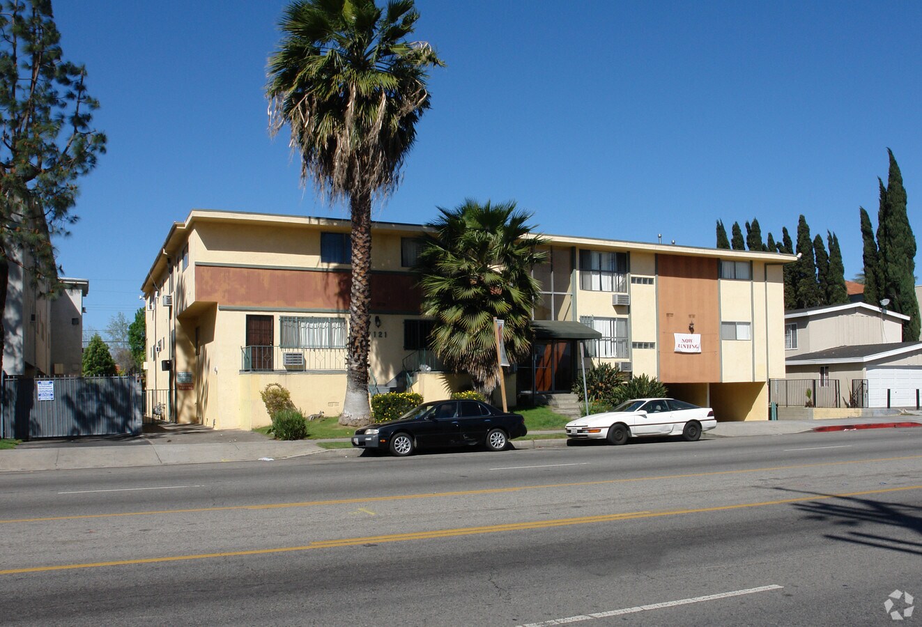 Photo - 7121 Woodman Ave Apartments