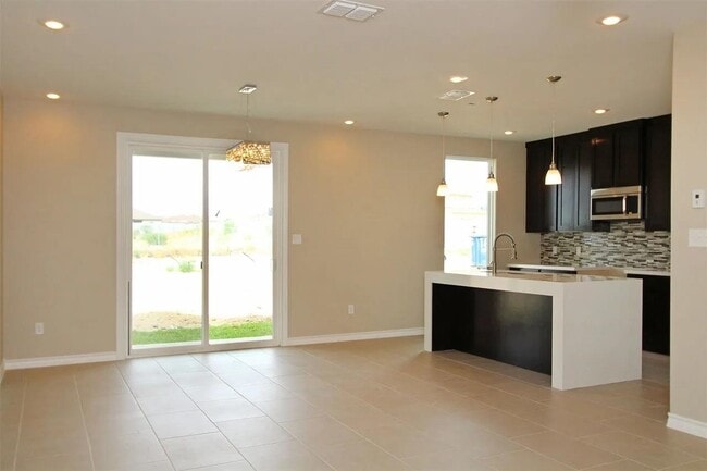 Photo - 7917 Elka Lp