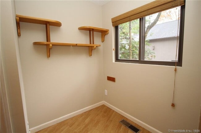 Photo - 7 Woods Way Unidad 7