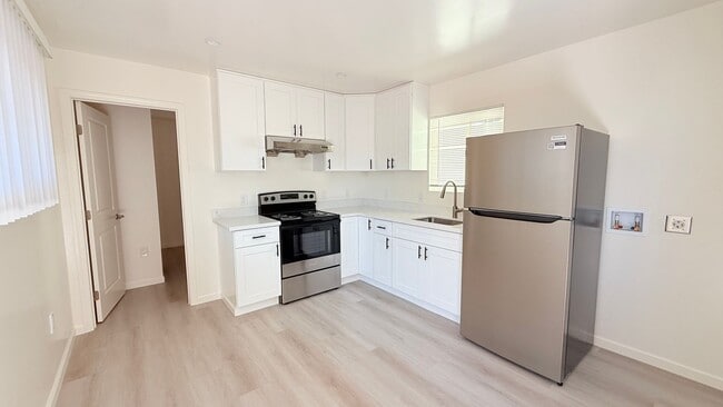 Photo - 494 Meek Ave