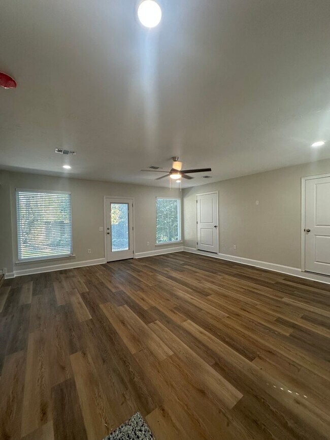 Photo - Newly remodeled 4/2 in the Eastgate Commun...