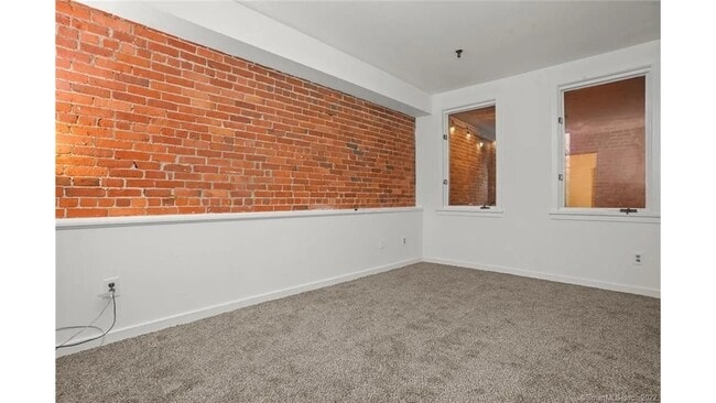 Photo - 42 S Main St Unit 4L