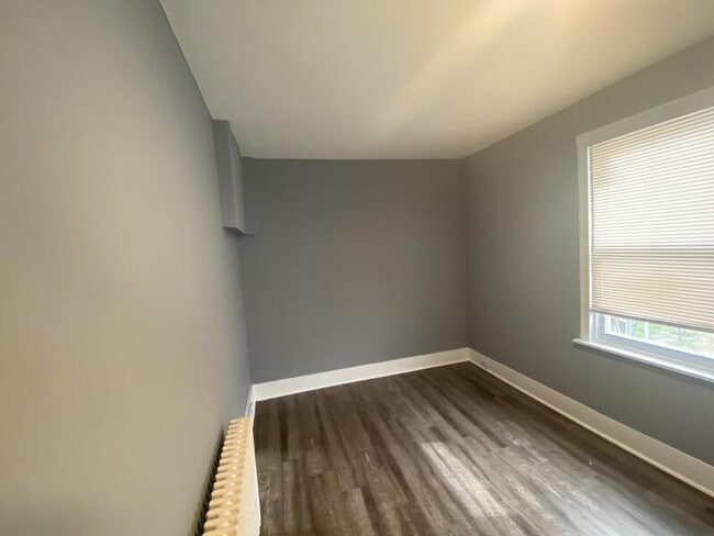 Photo - 220 E Marshall St