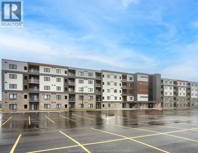 Photo - 2550 Sandwich W Pkwy Unit 414
