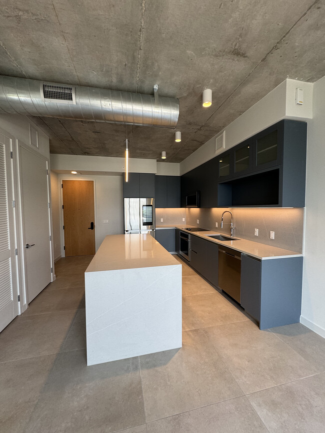 Building Photo - 81 NW 30th St Unit A3