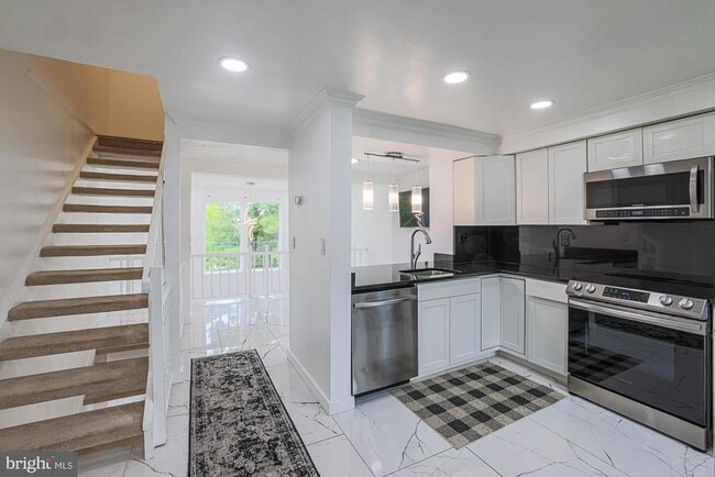 Photo - 9 Stillwood Cir