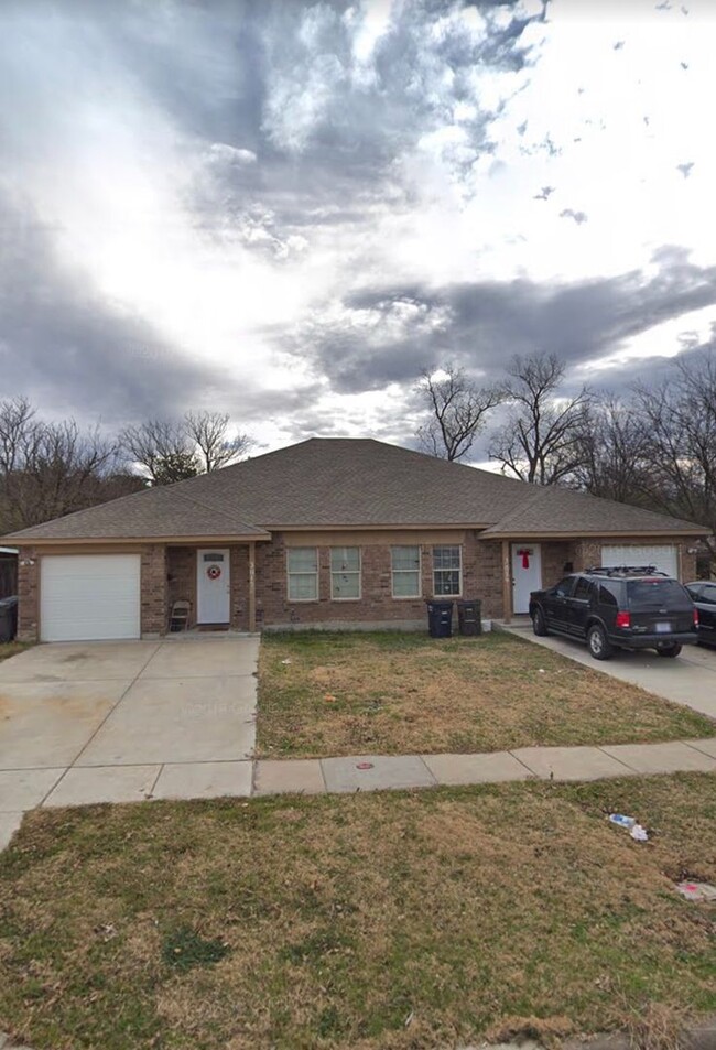 Duplex Home Available! - Duplex Home Available!