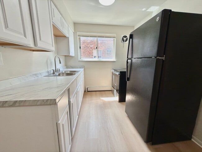 230 S Wayne Ave Unit 2