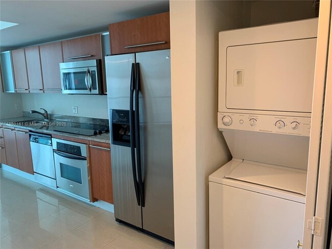 Photo - 185 SW 7th St Unit 1606