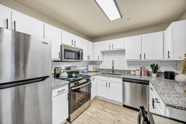 71-21 Oaks - Model - Kitchen (11)