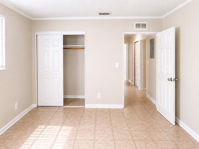 Photo - 7178 Conant Ave