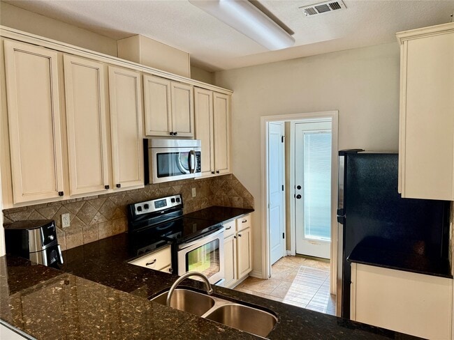 Photo - 3828 Black Hawk Ln