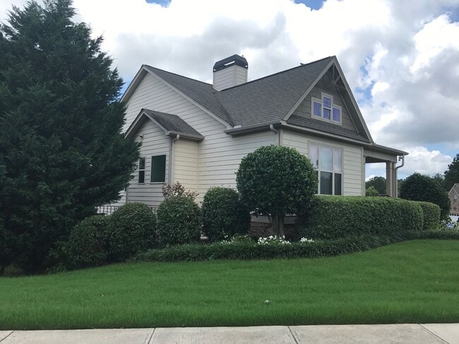 Photo - 263 Solamere Ln