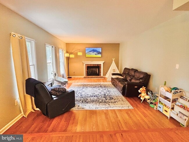 Photo - 6 Forest Vista Ln