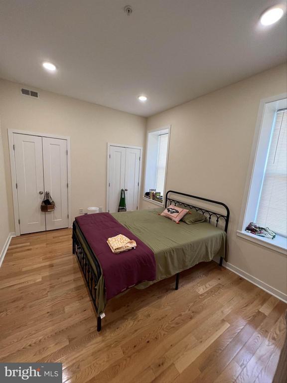 Photo - 1926 W Girard Ave