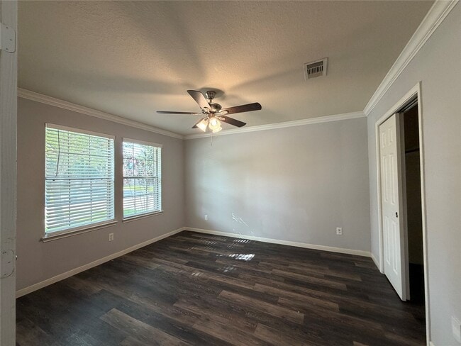 Building Photo - 8023 Clover Leaf Dr