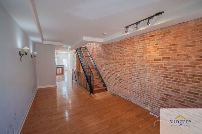 Photo - 11 N Streeper St