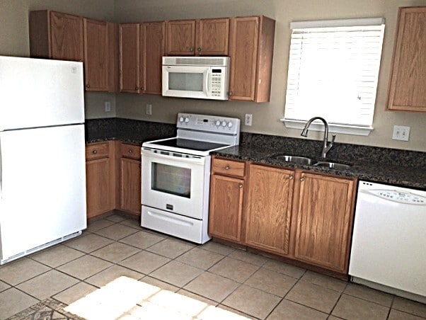 Photo - 208 Julian Pond Ln