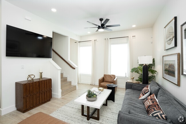 3BR, 3BA - 1,658SF - Living Room