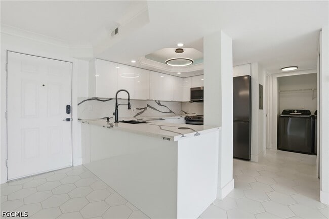 Photo - 2885 Palm Beach Blvd Unidad 402