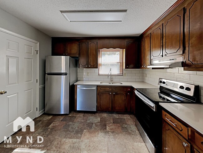 Photo - 1213 Shakentown St