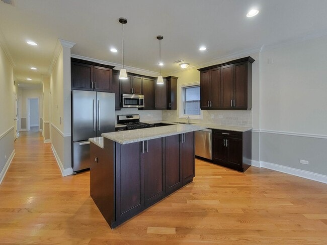 Photo - 3230 N Kenmore Ave Unit 3