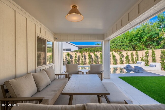 Photo - 4030 E Fairmount Ave