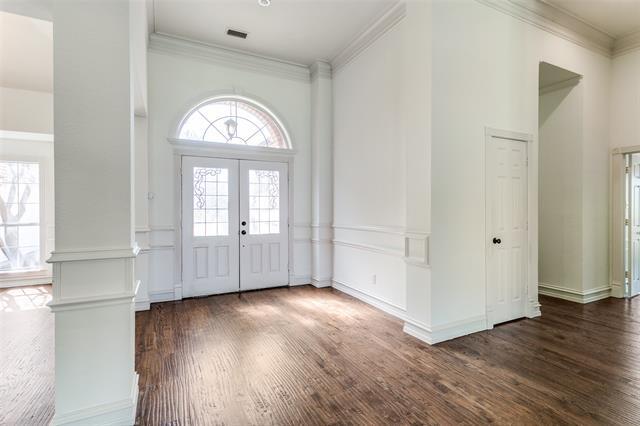 Photo - 1015 Brazos Dr