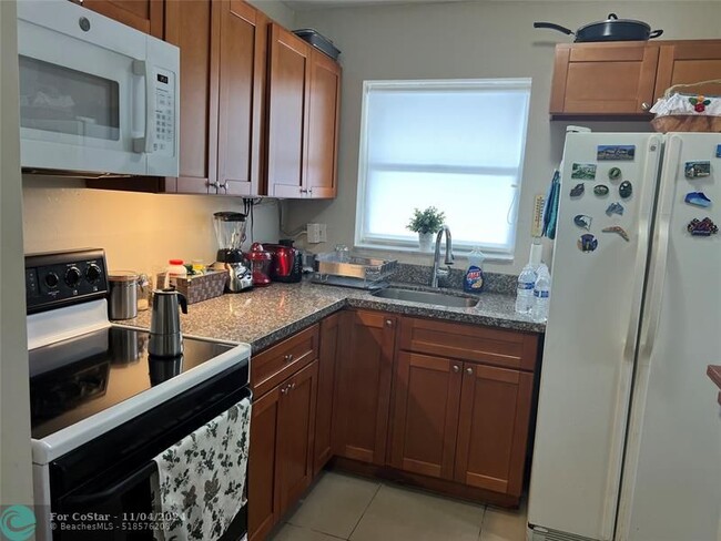 Photo - 8135 Sunrise Lakes Blvd Condominio Unidad 307