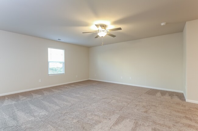 Photo - 2153 Southlea Dr