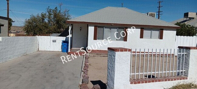 Building Photo - 3 Bedroom Home for Rent in Barstow