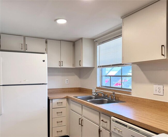 Photo - 1000 S Semoran Blvd Unit 305