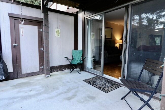 Photo - 11 Millholland Dr Unit 0