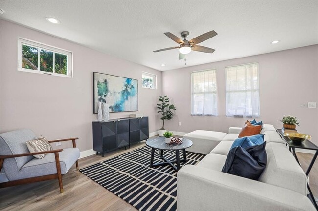 Photo - 3259 Emerson Ave S
