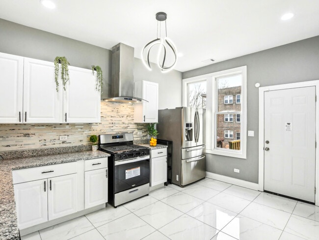 Photo - 1806 S Trumbull Ave