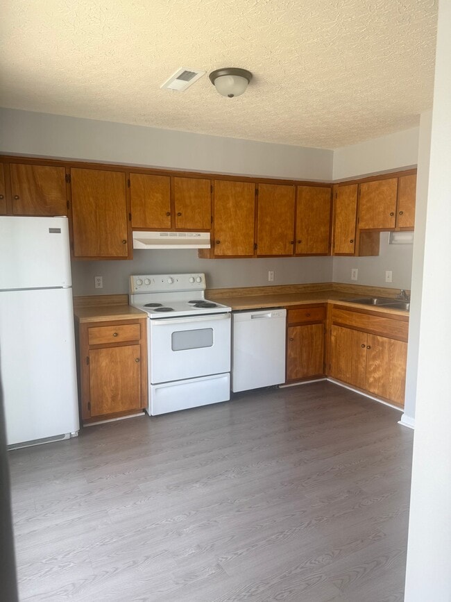 Building Photo - 16 Duiguid Dr