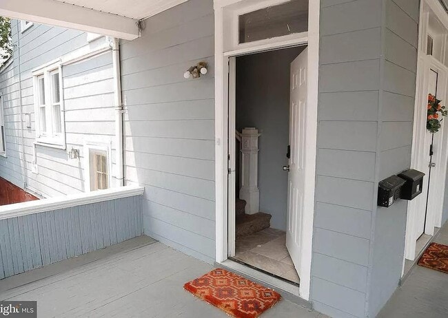 Photo - 3021 Glenmore Ave