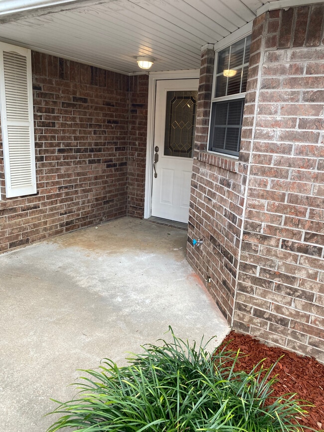 Photo - 123 Fox Run Pl