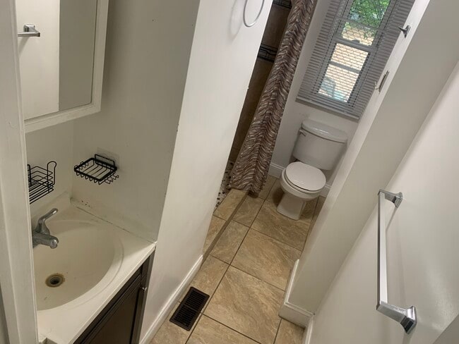 Photo - 256 Hurley St