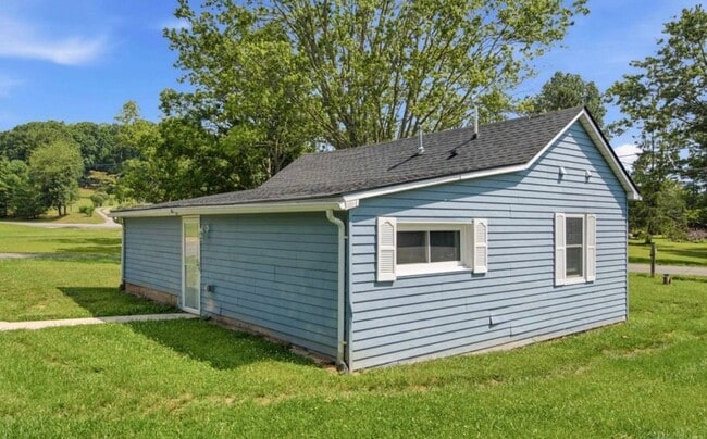 Photo - Cozy Bungalow in Blacksburg