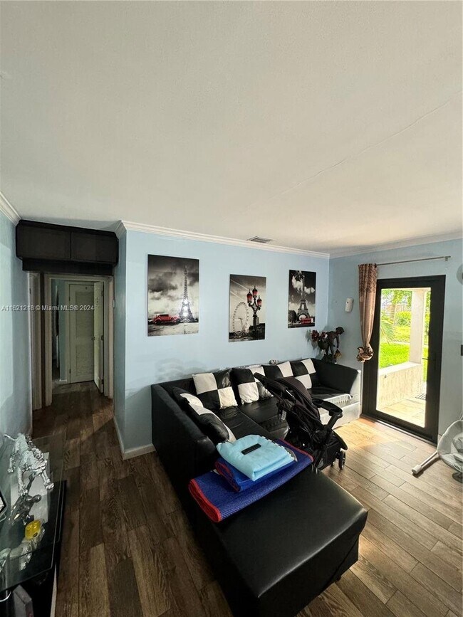 Photo - 633 Mokena Dr