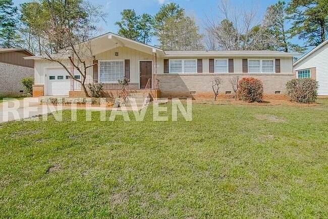 Building Photo - 209 Avery Ln