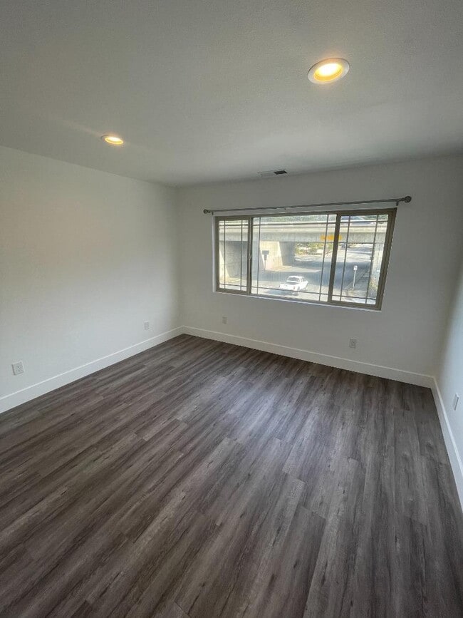 Photo - 2530 Francisco Blvd