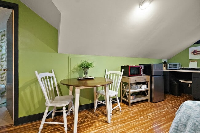 Photo - 1733 Myrtle St Unit Apt