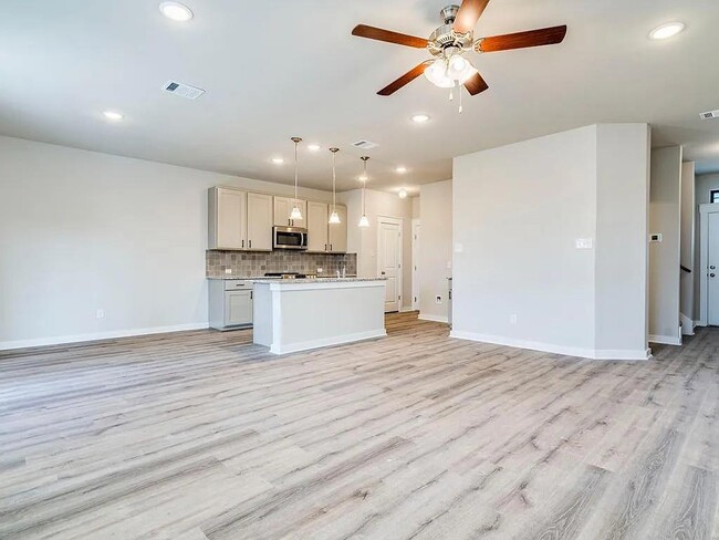 Photo - 515 Fieldwood Dr